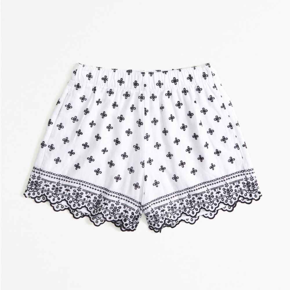 Abercrombie linen embroidered pull on 3" shorts
